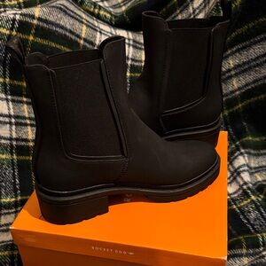 Rocket Dog Black Ankle Iggie Boots size 9